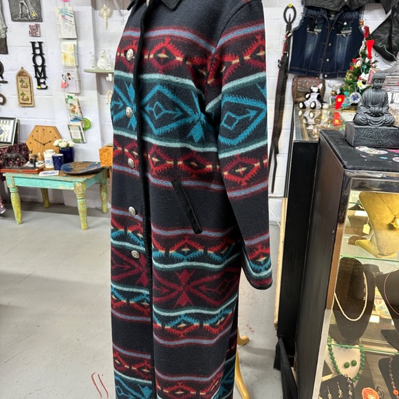 Pendleton Trench - Picture 4 of 5